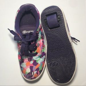 Heelys sneaker rolling shoes with removable wheels